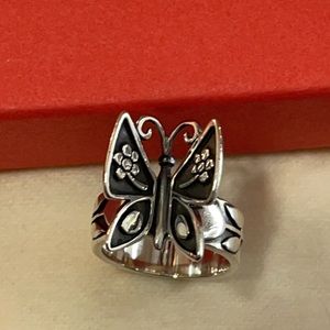 EUC - James Avery Mariposa Ring - Size 7